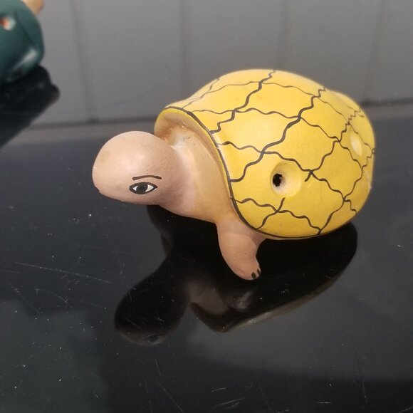 Set of 4 Ocarina 4 hole Whistle pipes, hand painted - Picture 7 of 9